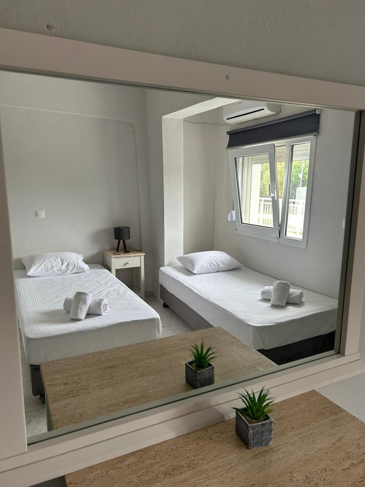 Marele Hills Apartments Néa Fókaia Oda fotoğraf